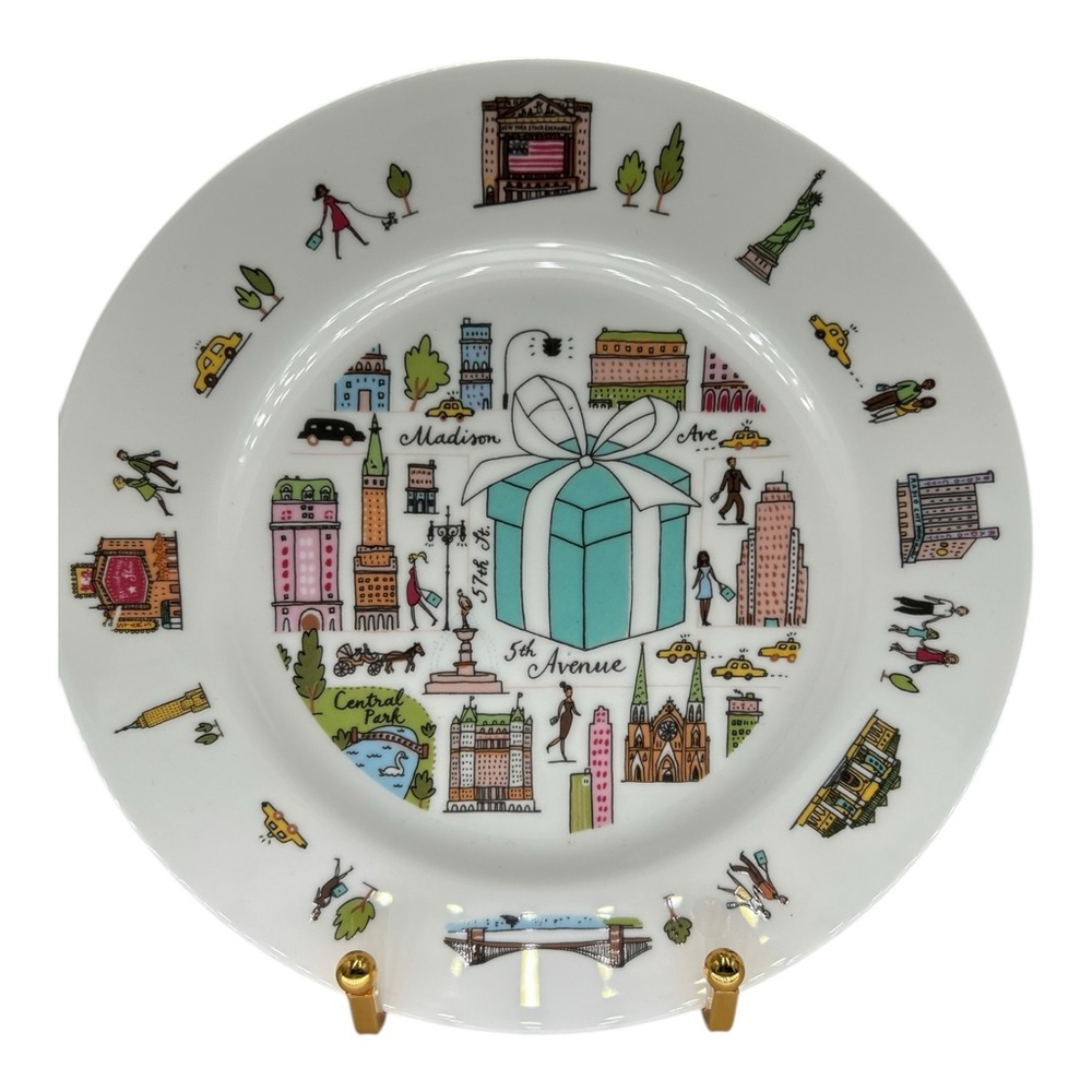 Tiffany & Co. Urban Design White Dinnerware Set - Picture 4 of 14